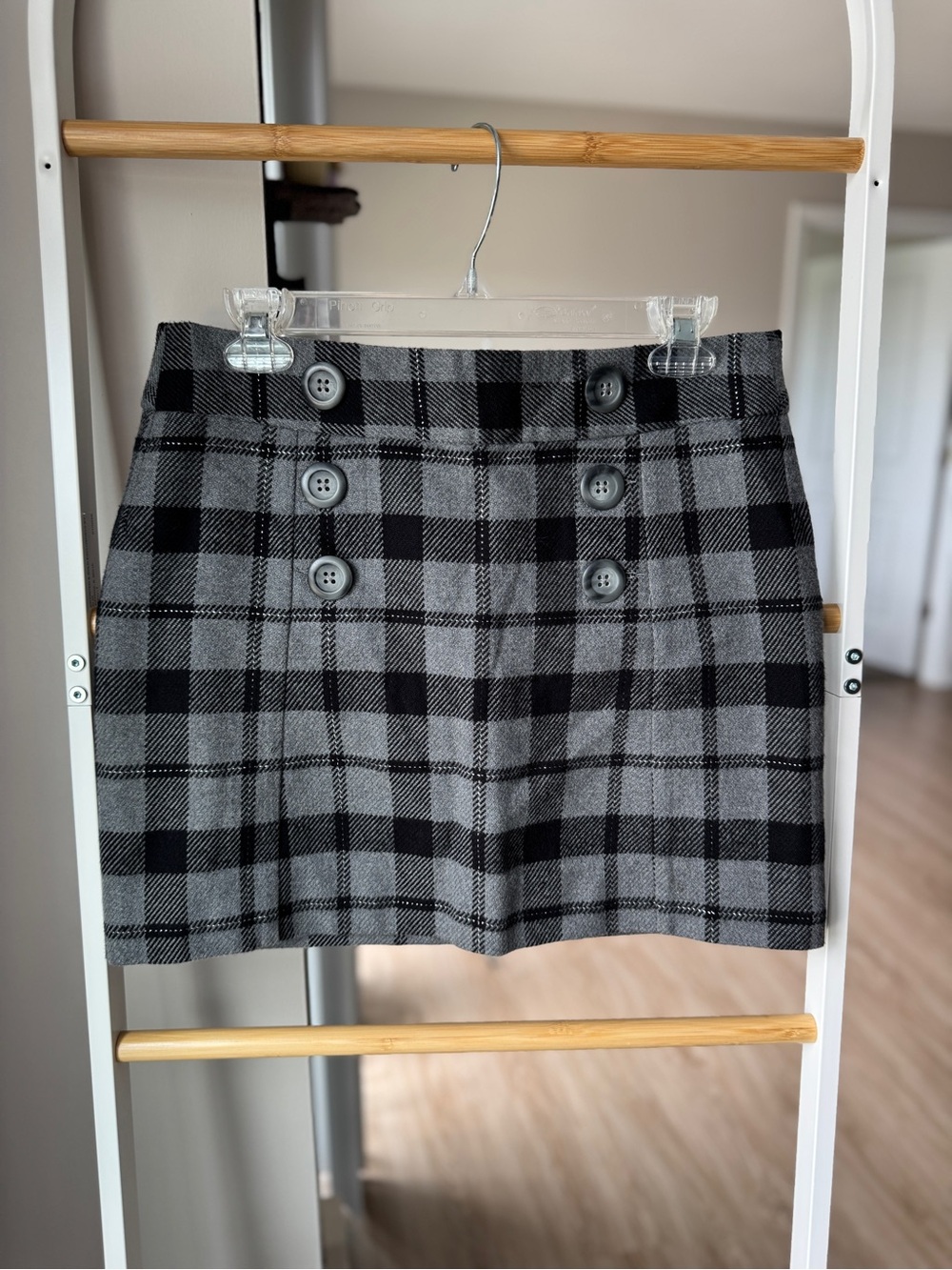 GAP Black and Gray Plaid Button-Front Mini Skirt Y2K Dark Academia Size 6 - Picture 2 of 6